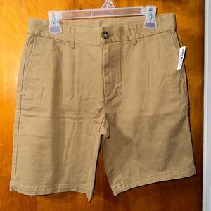 NWT Men’s Old Navy khaki shorts size 32 slim